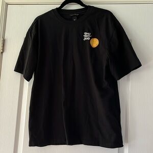 Men’s Medium t-shirt in like-new condition